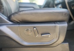 2020 Ford Expedition - Image 27