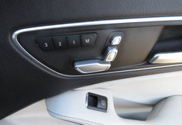 2017 Mercedes-Benz CLA - Image 38