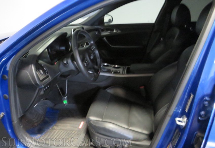 2021 Kia Stinger - Image 26