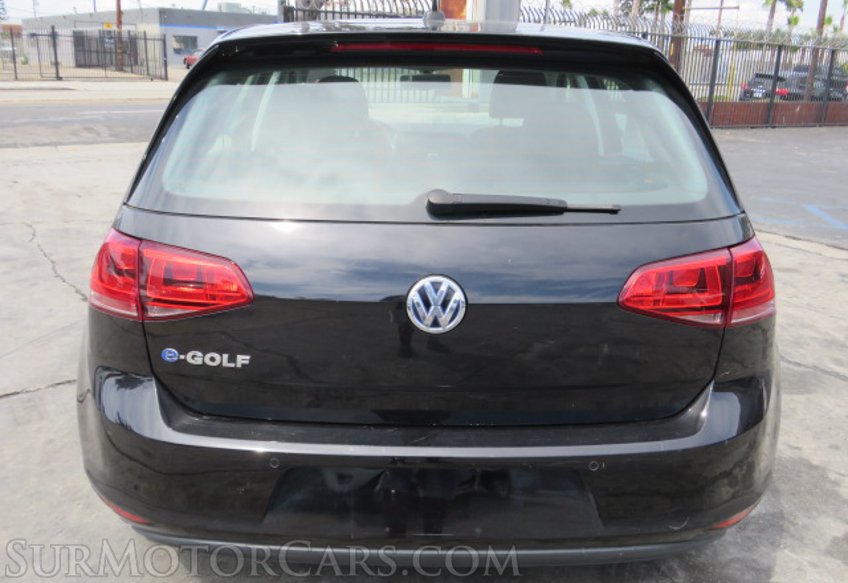 2016 Volkswagen e-Golf - Image 12