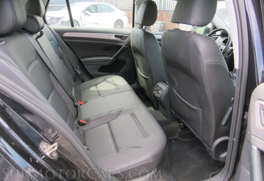 2016 Volkswagen e-Golf - Image 31