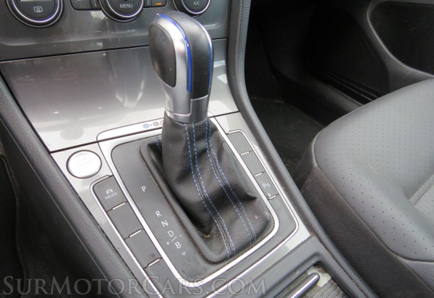 2016 Volkswagen e-Golf - Image 38