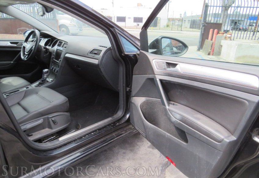 2016 Volkswagen e-Golf - Image 22