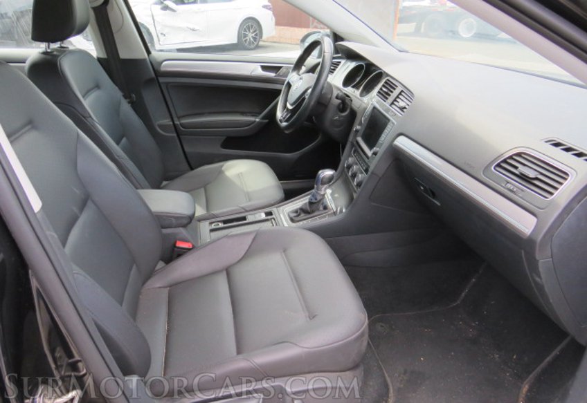 2016 Volkswagen e-Golf - Image 26