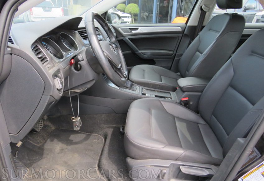 2016 Volkswagen e-Golf - Image 25