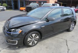 2016 Volkswagen e-Golf - Image 2