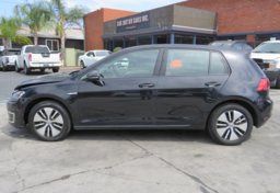 2016 Volkswagen e-Golf - Image 5