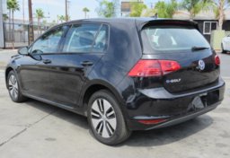 2016 Volkswagen e-Golf - Image 9