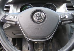 2016 Volkswagen e-Golf - Image 39