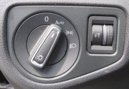 2016 Volkswagen e-Golf - Image 45