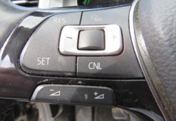 2016 Volkswagen e-Golf - Image 48