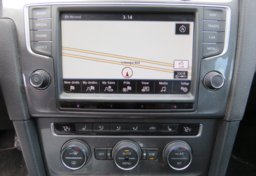 2016 Volkswagen e-Golf - Image 37