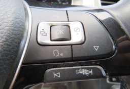 2016 Volkswagen e-Golf - Image 49