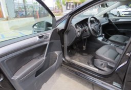 2016 Volkswagen e-Golf - Image 21