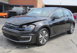 2016 Volkswagen e-Golf - Image 4