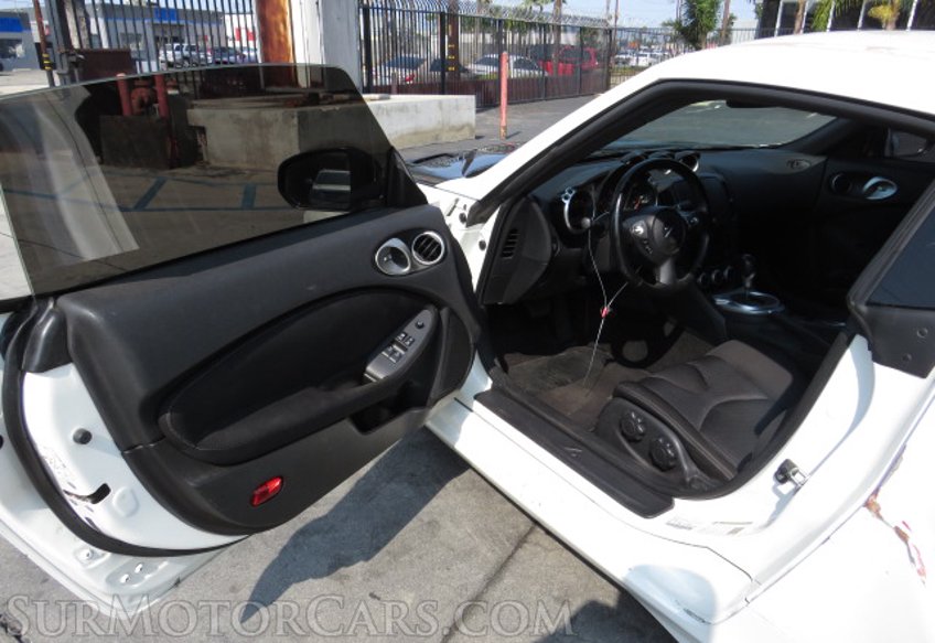 2016 Nissan 370Z - Image 17