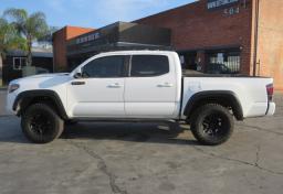 Thumbnail of 2020 Toyota Tacoma 4WD