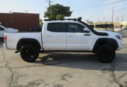 Thumbnail of 2020 Toyota Tacoma 4WD