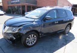 2013 Nissan Pathfinder - Image 2