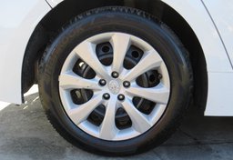 2020 Toyota Corolla - Image 16