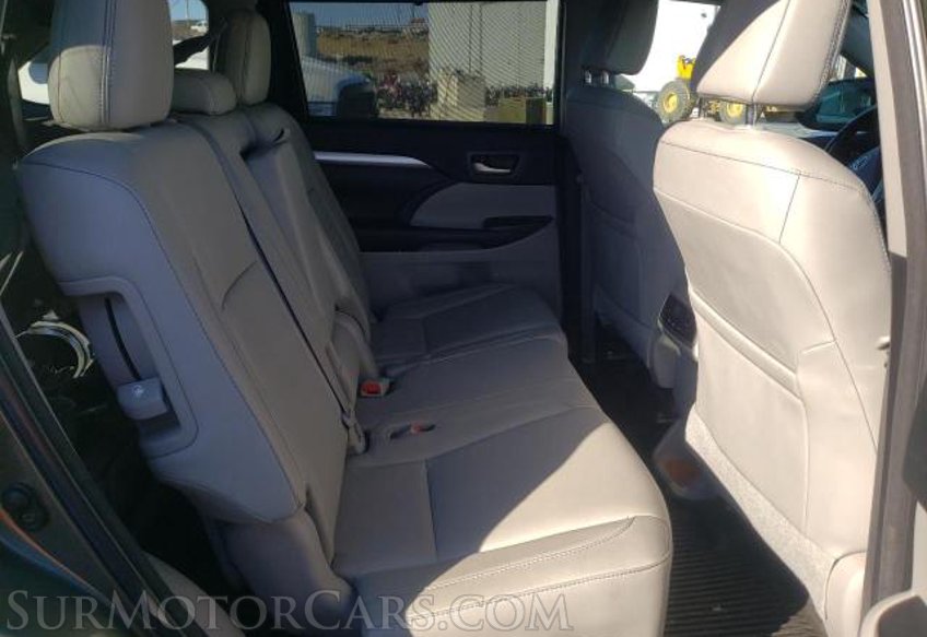 2018 Toyota Highlander - Image 7