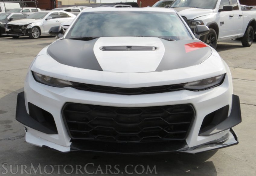 2021 Chevrolet Camaro - Image 12