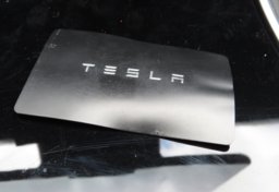 2019 Tesla Model 3 - Image 32