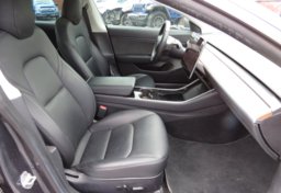 2019 Tesla Model 3 - Image 22