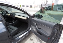 2019 Tesla Model 3 - Image 18