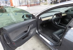 2019 Tesla Model 3 - Image 17