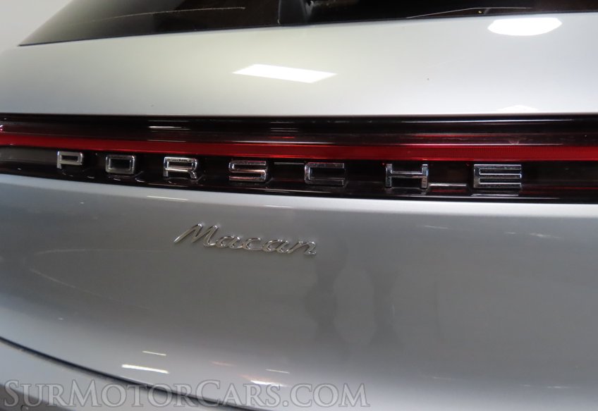 2024 Porsche Macan - Image 16