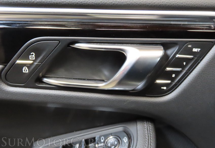 2024 Porsche Macan - Image 45