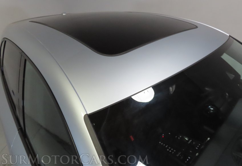 2024 Porsche Macan - Image 14