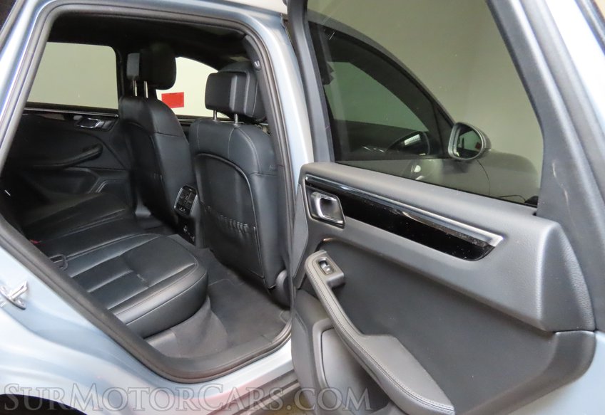 2024 Porsche Macan - Image 25