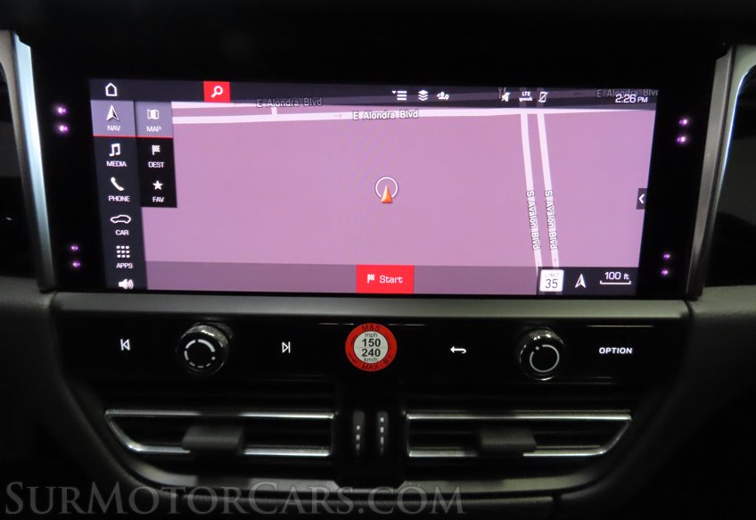 2024 Porsche Macan - Image 39