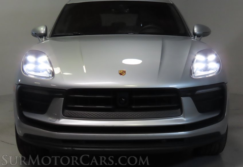 2024 Porsche Macan - Image 11