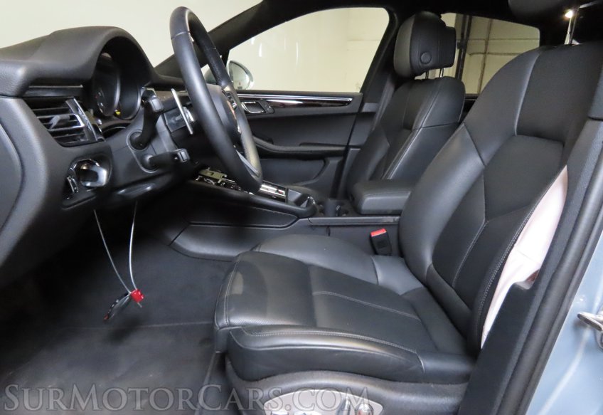 2024 Porsche Macan - Image 20