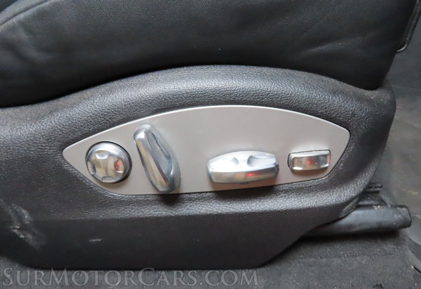 2024 Porsche Macan - Image 44