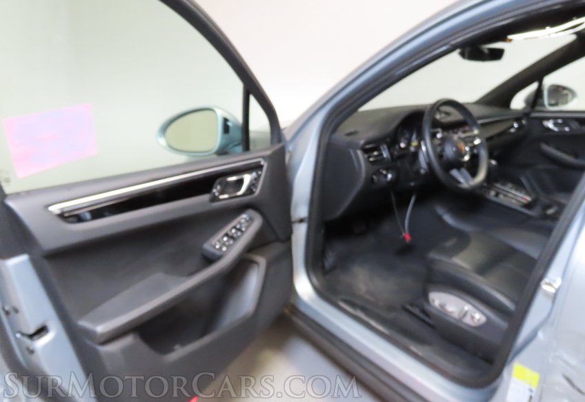 2024 Porsche Macan - Image 22