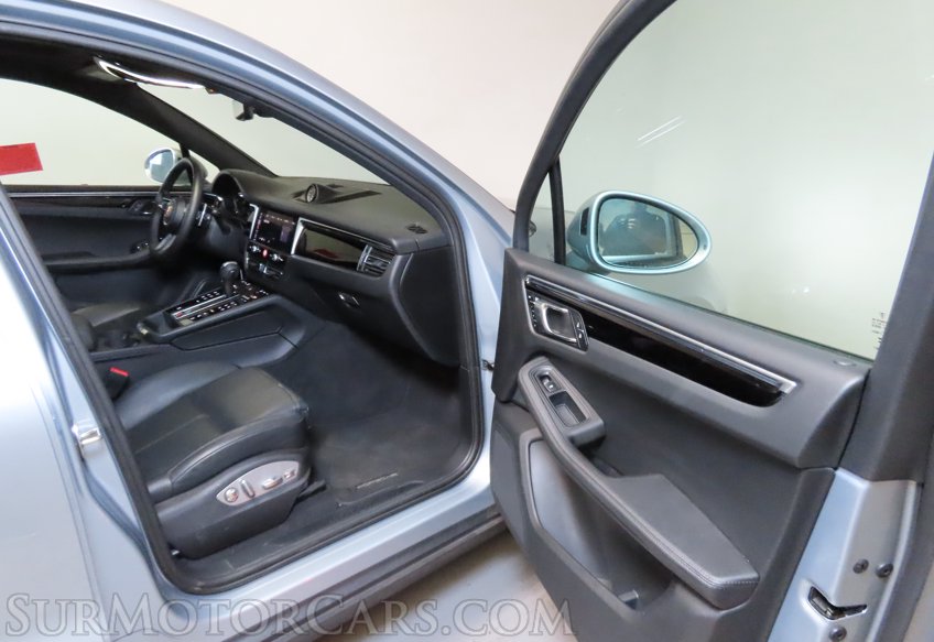 2024 Porsche Macan - Image 21