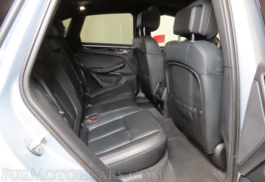 2024 Porsche Macan - Image 28