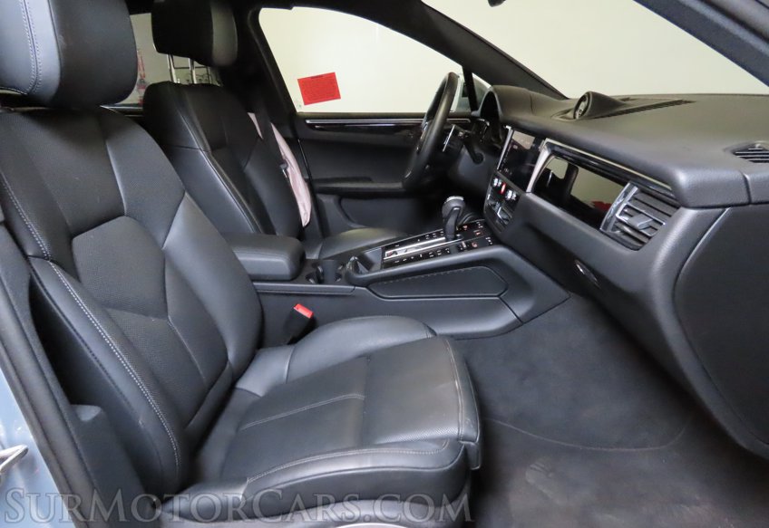 2024 Porsche Macan - Image 19