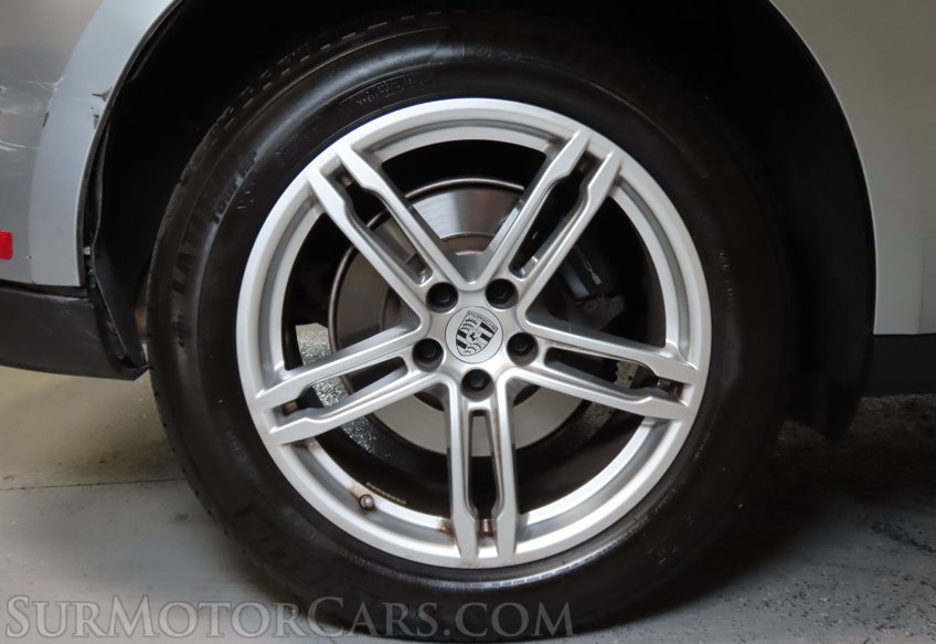 2024 Porsche Macan - Image 48