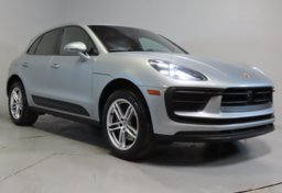 2024 Porsche Macan - Image 3