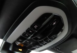 2024 Porsche Macan - Image 34