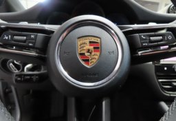 2024 Porsche Macan - Image 30