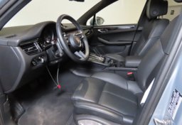 2024 Porsche Macan - Image 18