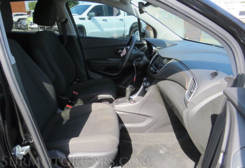 2020 Chevrolet Trax - Image 24