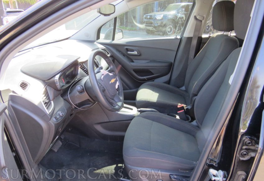 2020 Chevrolet Trax - Image 25