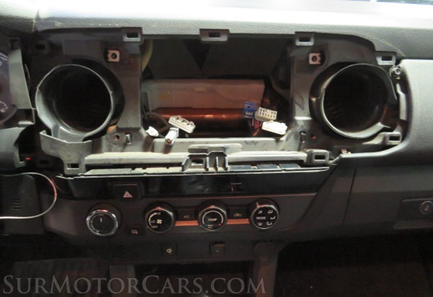 2016 Toyota Tacoma - Image 44